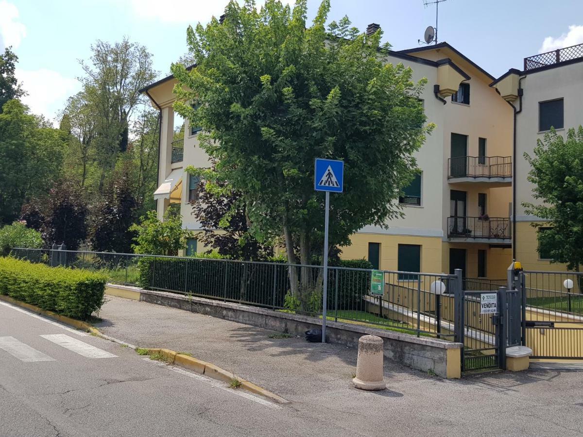 Appartamento Diamantina Desenzano del Garda Kültér fotó